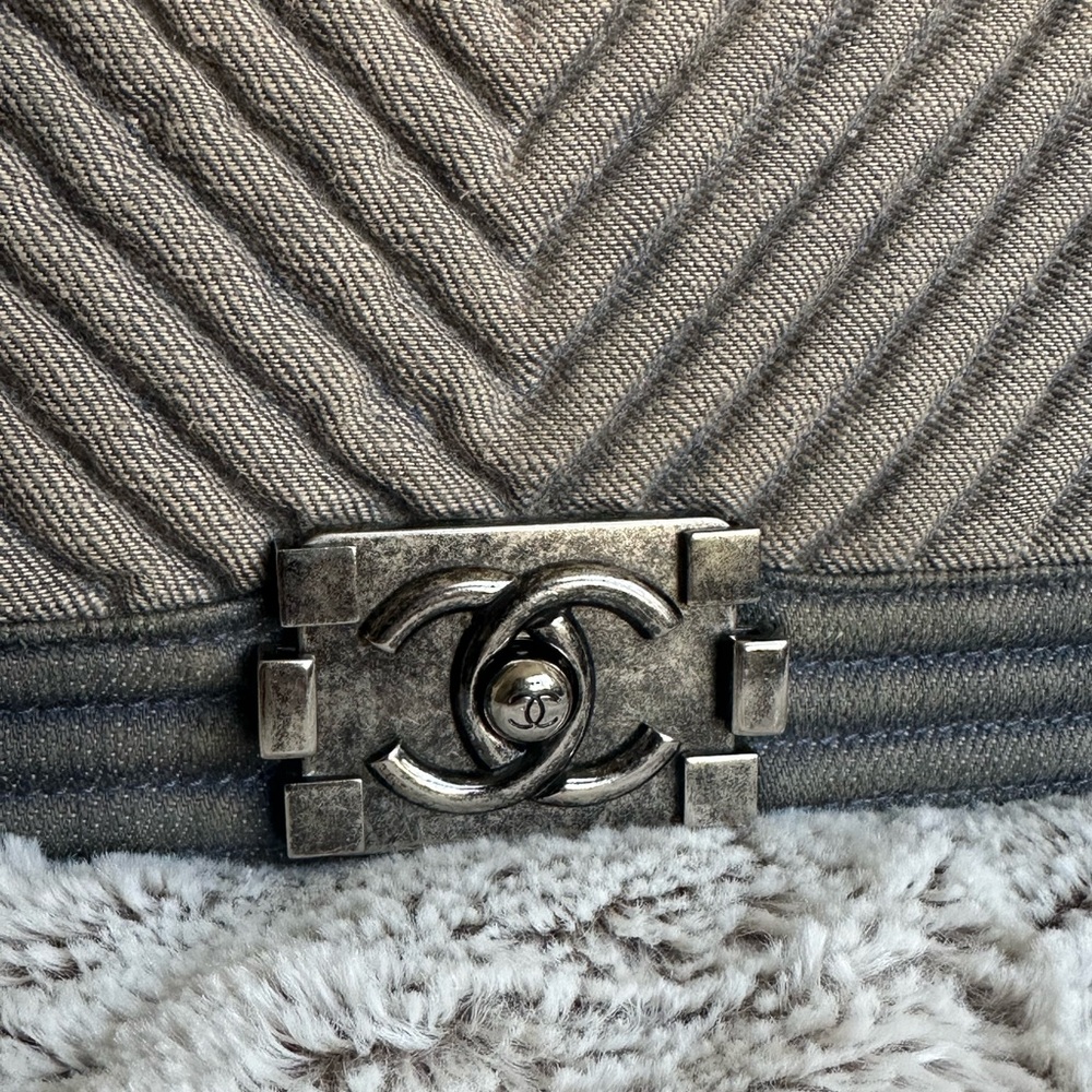 Sold on fb. Medium Denim Chevron Boy Bag crossbody - Picture 4 of 17